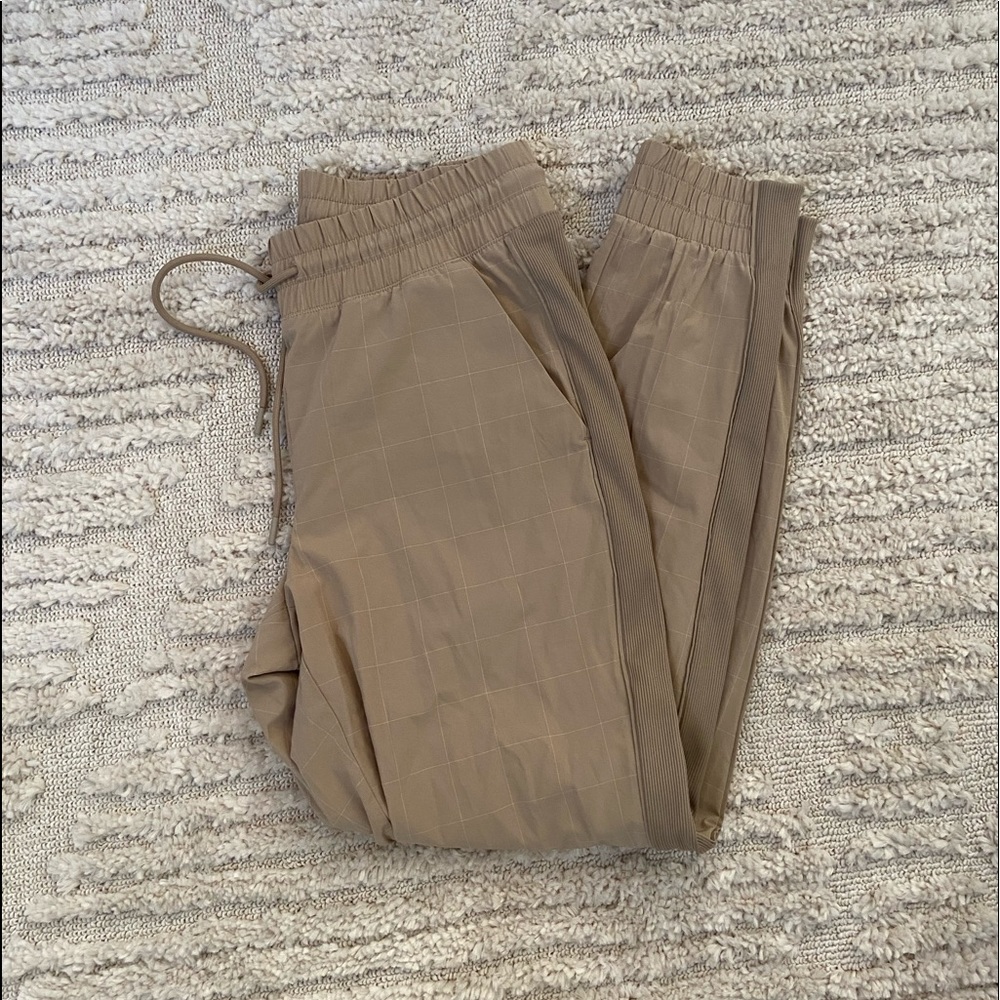 Athleta tan joggers